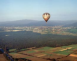 Ballon über dem Rheintal